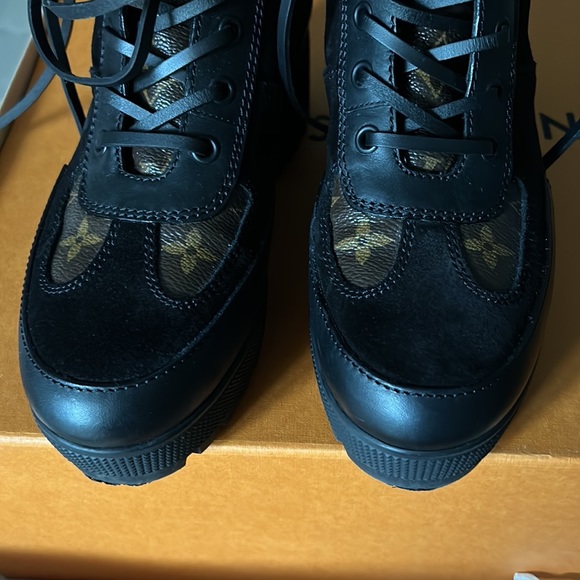 Laureate Platform Desert Boot - Picture 11 of 11